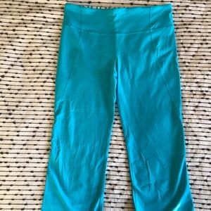 Size 8/10 Lululemon yoga Capri leggings